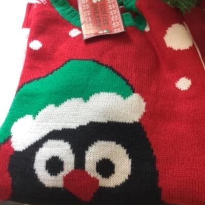 G - 820  Christmas Sweater Size 3 X  & Mini Tree Lot 