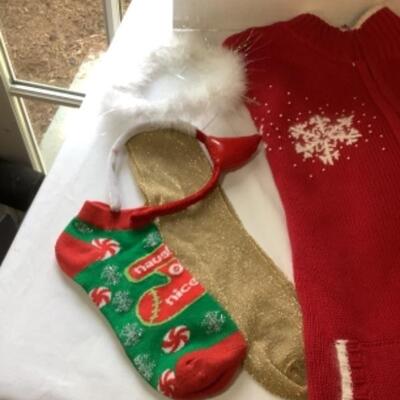 G - 821. Holiday Sweater Lot Size  1. X 