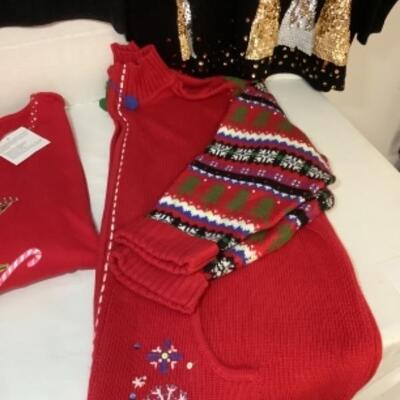 G - 821. Holiday Sweater Lot Size  1. X 