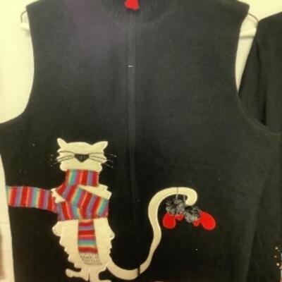 G - 821. Holiday Sweater Lot Size  1. X 