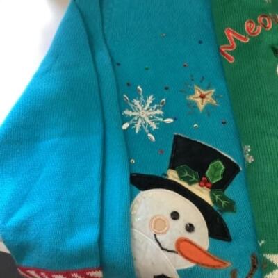 G - 823  Meowy Christmas Sweater Lot. Size XL