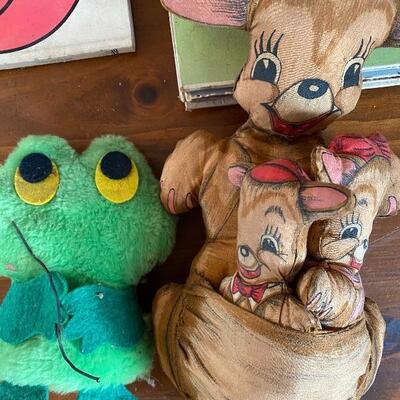 Lot MB143: Vintage Toys
