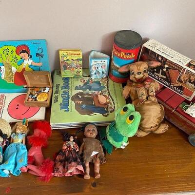 Lot MB143: Vintage Toys
