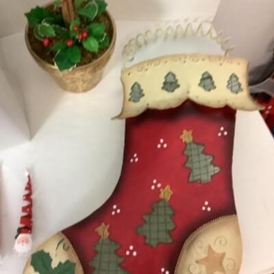 G - 825. Holly Jolly.  Lot  