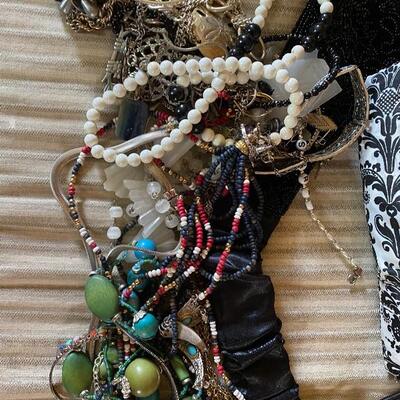 Lot MB148: Vintage Jewelry Box, Lancome Train Case, Mirror and More
