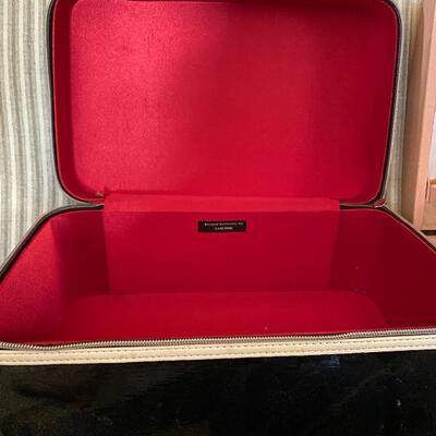 Lot MB148: Vintage Jewelry Box, Lancome Train Case, Mirror and More