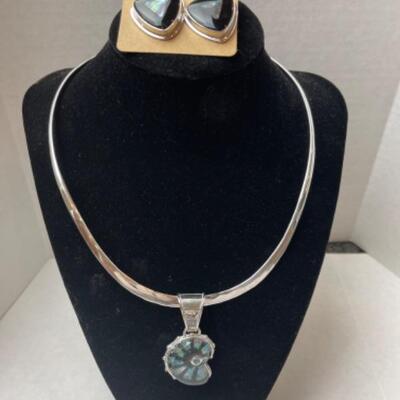 K642 Sterling Nautilus Choker Necklace and Earring Set 