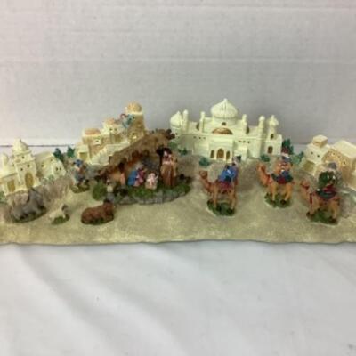 G - 828 Unique Nativity Scene 