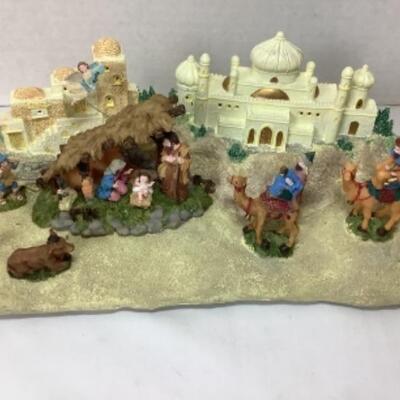 G - 828 Unique Nativity Scene 