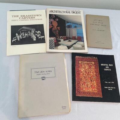Lot 143 - The Collectorâ€™s Reference Books