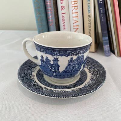 Lot 144 - Leslie Holmes Signed Print, Iden Pottery and Books on Great Britain