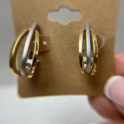 K645 18k Yellow And White Hoop Earrings 
