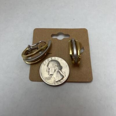 K645 18k Yellow And White Hoop Earrings 