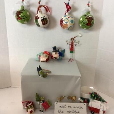 G - 833 Artisan Crafted Ornament Lot 
