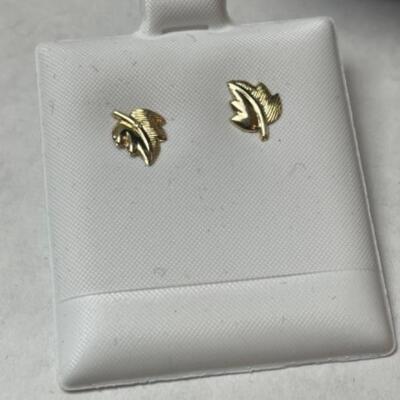 K648 14k Tri-Colored Gold Necklace and Earrings 