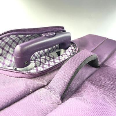 CHAPS LARGE â€œLIGHT FORMâ€ ROLLING PURPLE SUITCASE