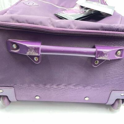CHAPS LARGE â€œLIGHT FORMâ€ ROLLING PURPLE SUITCASE
