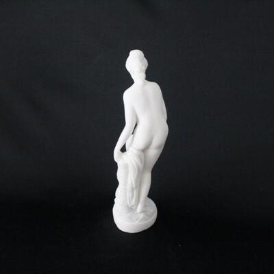 Lot #231: Alabaster Goddess Afrodite Statue 