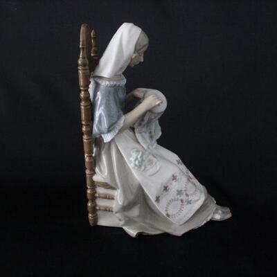 Lot #239: Lladro #4865 "The Embroiderer" Porcelain Figurine 