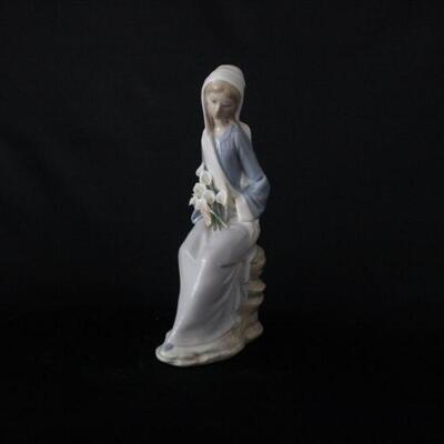 Lot #245: Lladro #4972 Girl with Lilies Porcelain Figurine 
