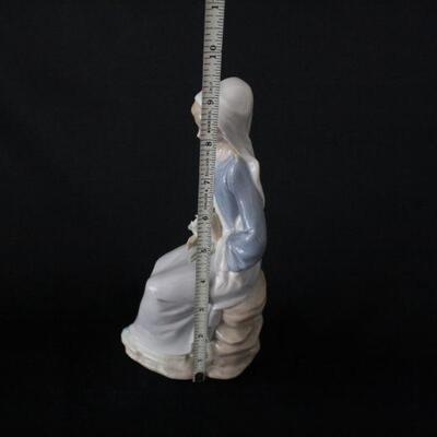 Lot #245: Lladro #4972 Girl with Lilies Porcelain Figurine 
