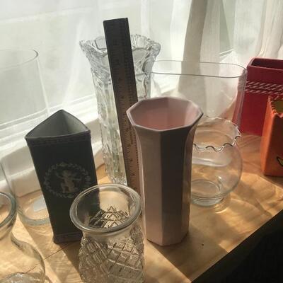 Lot 35L:  Vases