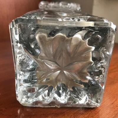 Lot 35L:  Vases