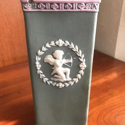 Lot 35L:  Vases