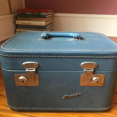 Lot 112B2:  Vintage Carry On Luggage
