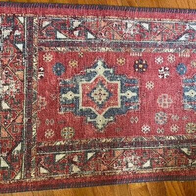 Lot 304: Smaller Vintage Runner