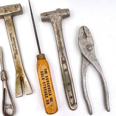 VINTAGE TOOLS SET OF 7