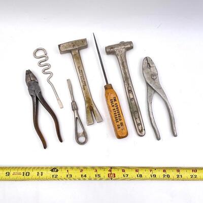 VINTAGE TOOLS SET OF 7