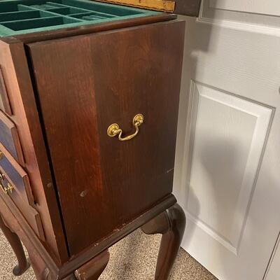 Lot 156 - Nice Wooden Jewelry Box