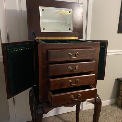 Lot 156 - Nice Wooden Jewelry Box