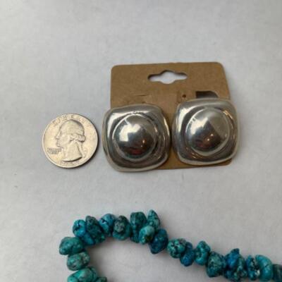 K652 Sterling Turquoise Necklace and Silver Clip Earrings 