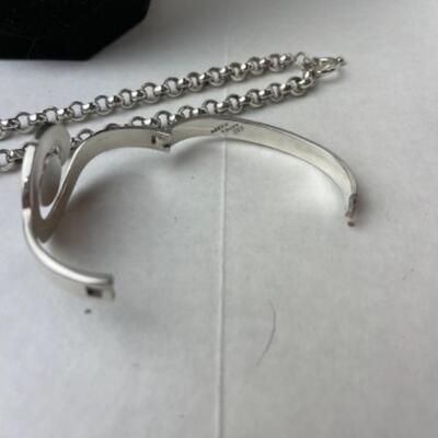 K658 Sterling Silver Malachite & Bangle Bracelet 