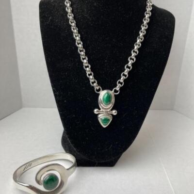K658 Sterling Silver Malachite & Bangle Bracelet 