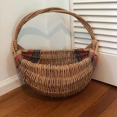 Lot 162 - Large Assortment of Baskets