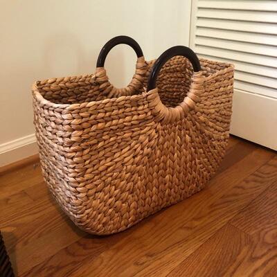 Lot 162 - Large Assortment of Baskets