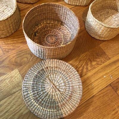 Lot 162 - Large Assortment of Baskets