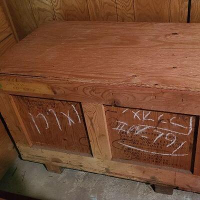 B9: Large Wood Storage Crate 
