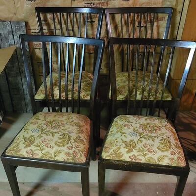 B6: Vintage Spring Bottom Chairs 