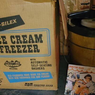B5: Vintage Ice Cream Maker