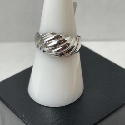 K669 14k White Gold Shrimp Style Ladies Ring 