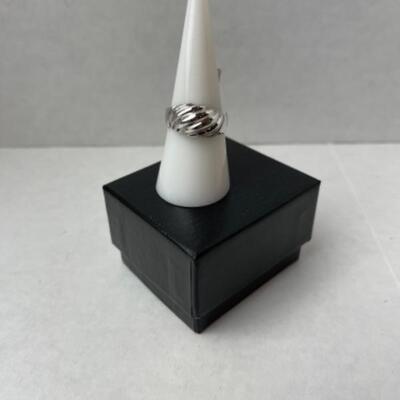 K669 14k White Gold Shrimp Style Ladies Ring 