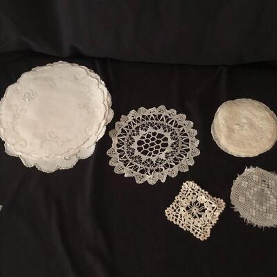 Lot 167 - Vintage Linens
