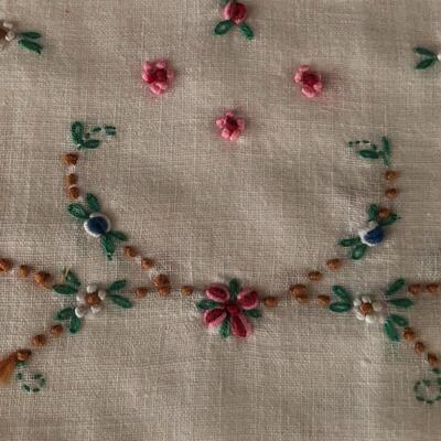 Lot 167 - Vintage Linens