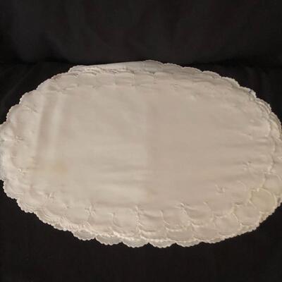 Lot 167 - Vintage Linens