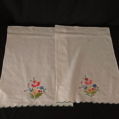 Lot 167 - Vintage Linens