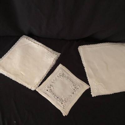 Lot 167 - Vintage Linens